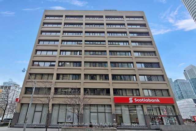 915 - 555 Yonge Street