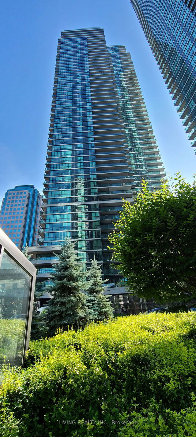 705 - 33 Bay Street