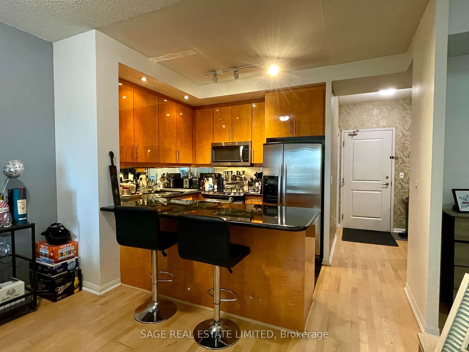 Listing Image 7