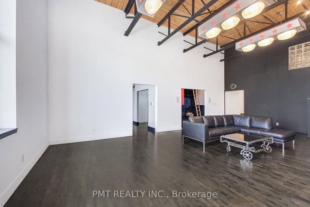 210 - 676 Richmond Street W