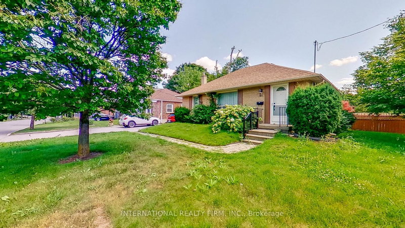 85 Churchill Ave, Toronto, M2N 1Y8 | Image 2