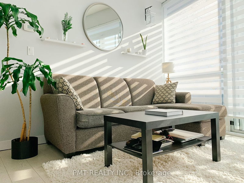 803 - 20 Bruyeres Mews, Toronto, M5V 0G8 | Image 2