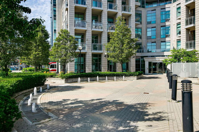 216 - 410 Queens Quay