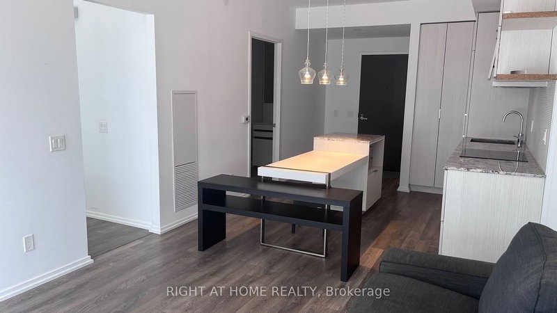 1307 - 197 Yonge St, Toronto, M5B 0C1 | Image 2