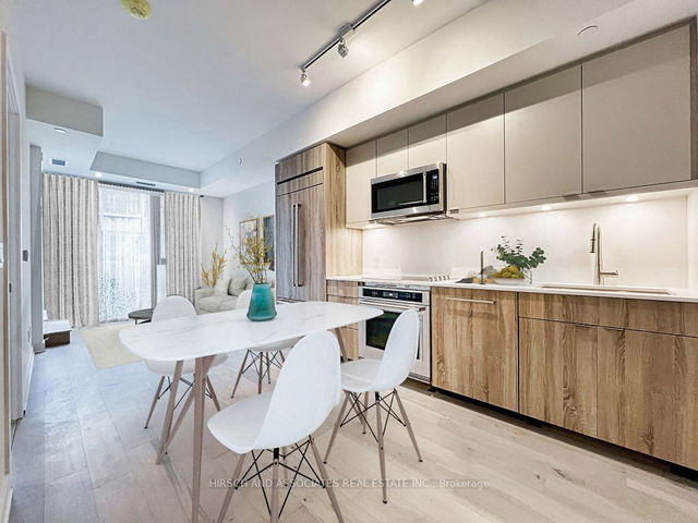 407 - 840 St. Clair Avenue