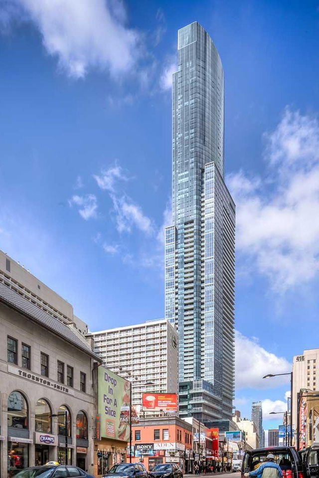 4804 - 386 Yonge Street