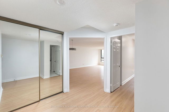 505 - 77 Carlton Street