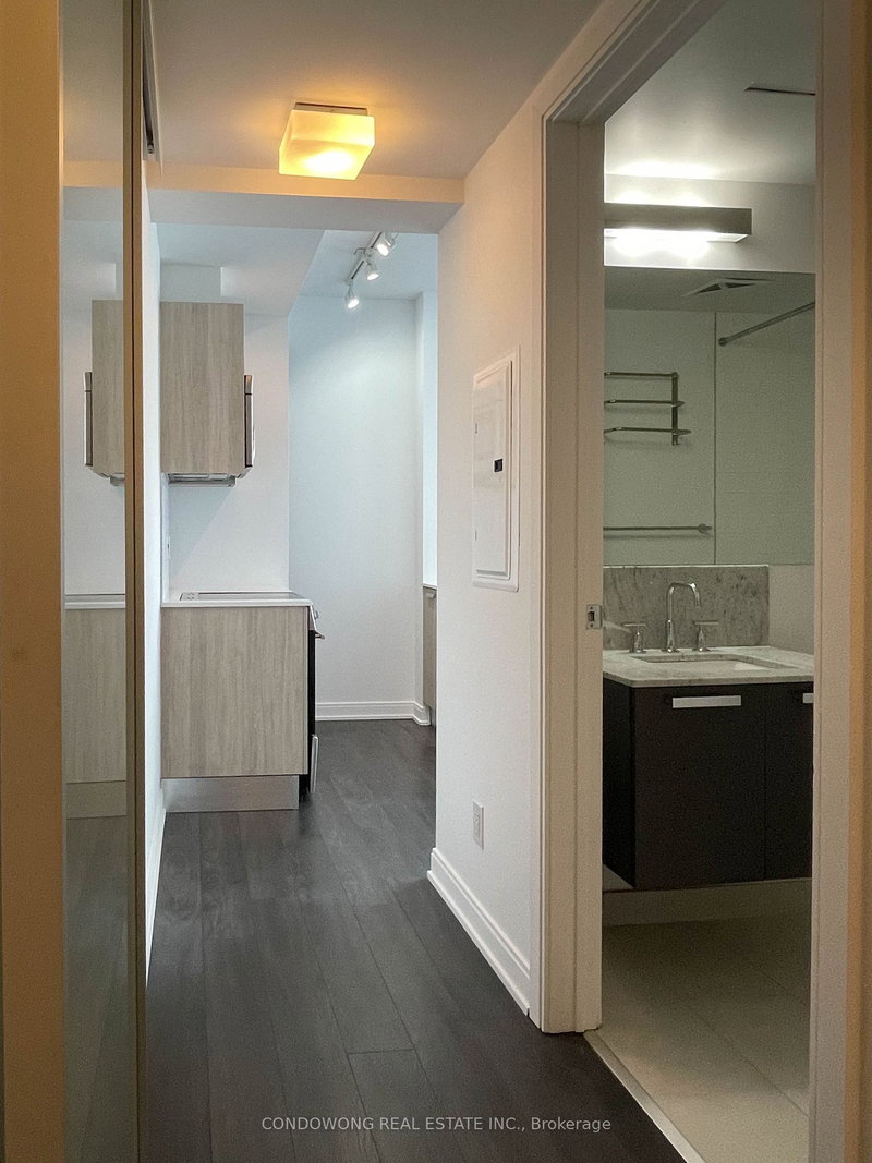 4308 - 42 Charles St E, Toronto, M4Y 0B7 | Image 2