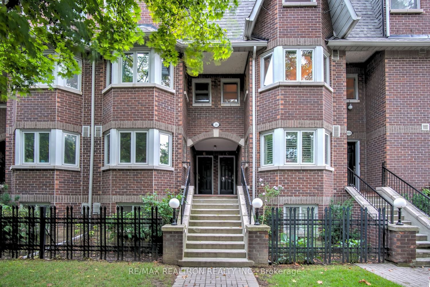 Townhouse sold at C-36 Massey Street, Toronto, Niagara, M6J 3T7 - MLS: C6697248