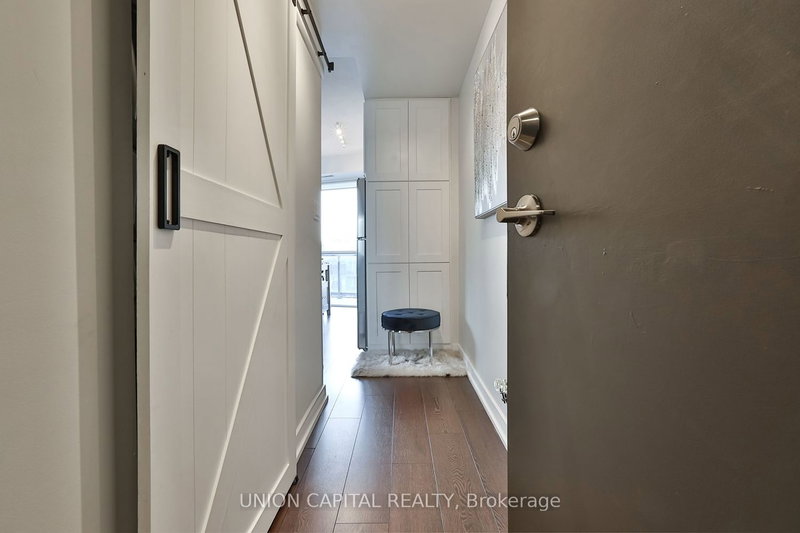 1103 - 20 Bruyeres Mews, Toronto, M5V 0G8 | Image 3