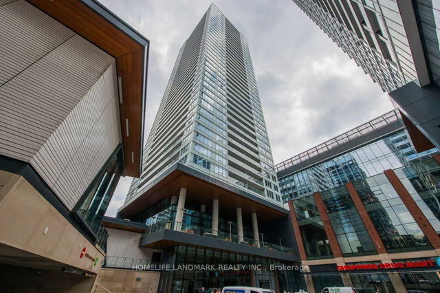 3911 - 17 BATHURST Street