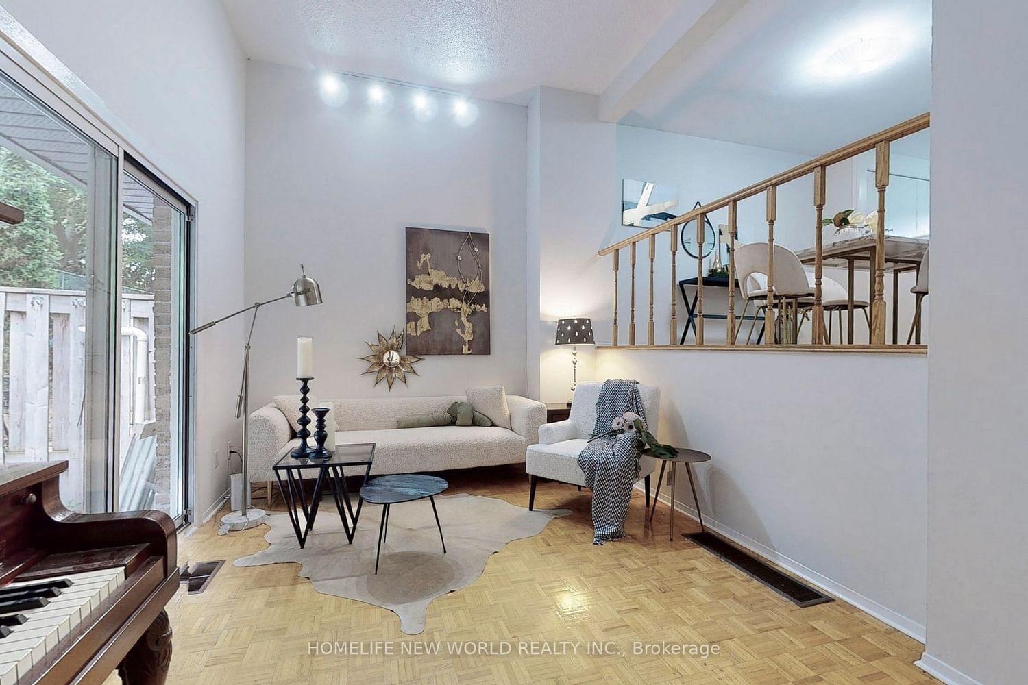 Listing Image 5