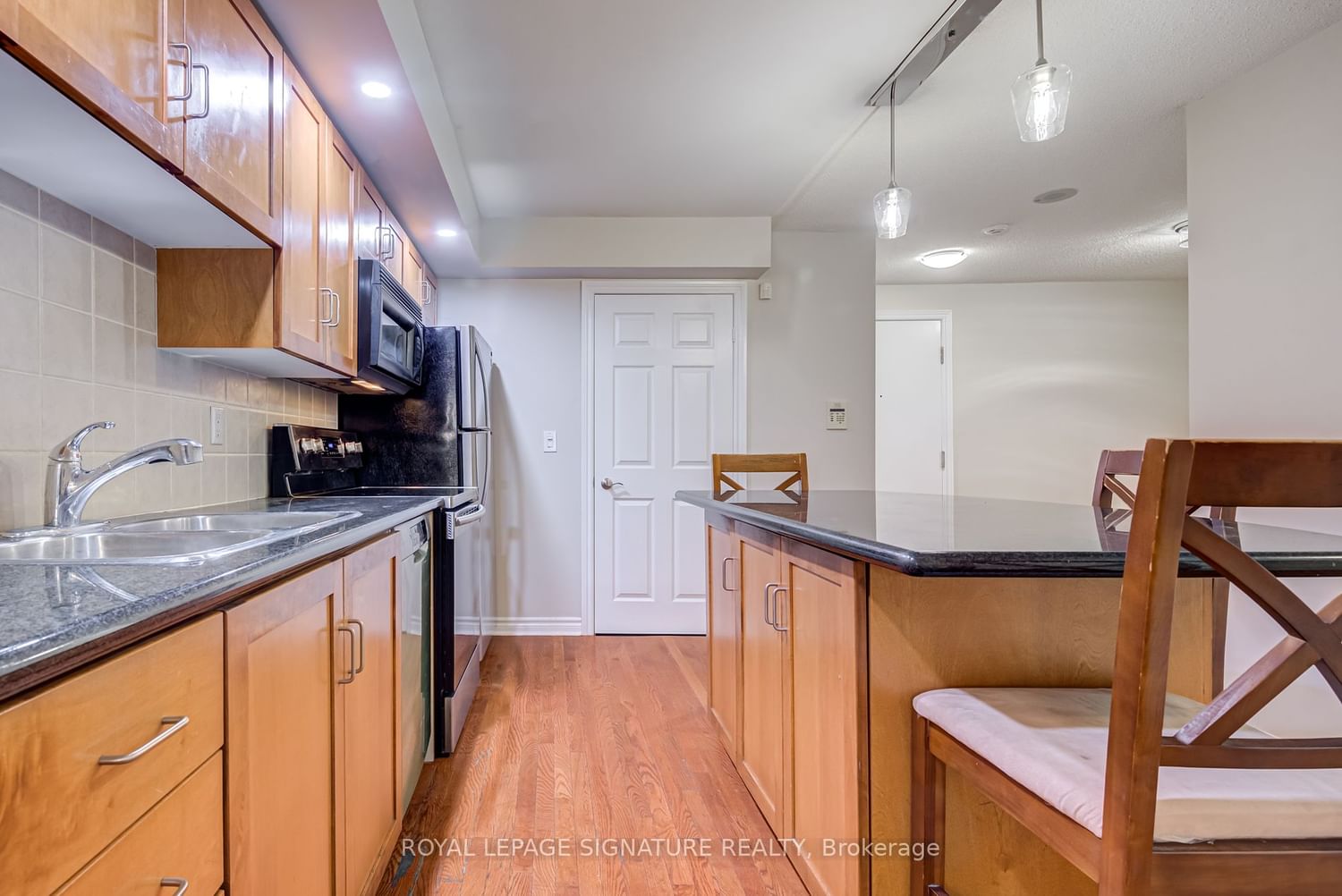 Listing Image 22