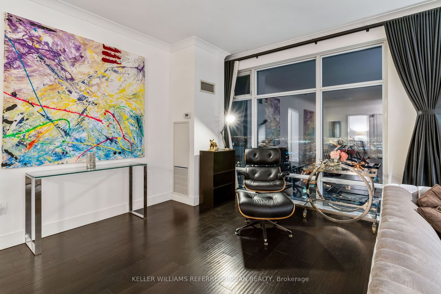 Listing Image 6