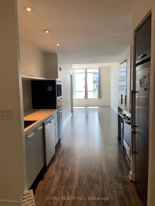 715 - 38 Dan Leckie Way