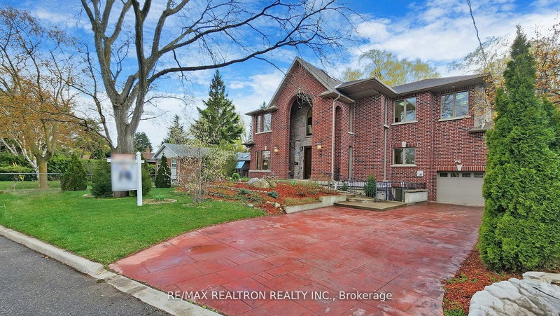 98 Burbank Dr, Toronto, M2K 1N4 | Image 2