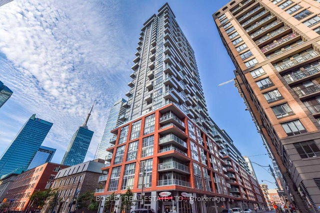 512 - 126 Simcoe Street