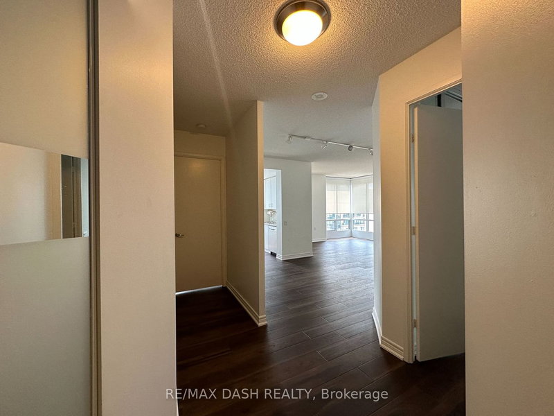 1511 - 85 Bloor St E, Toronto, M4W 3Y1 | Image 3