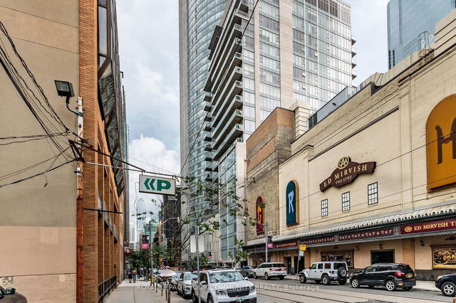 1115 - 200 Victoria Street