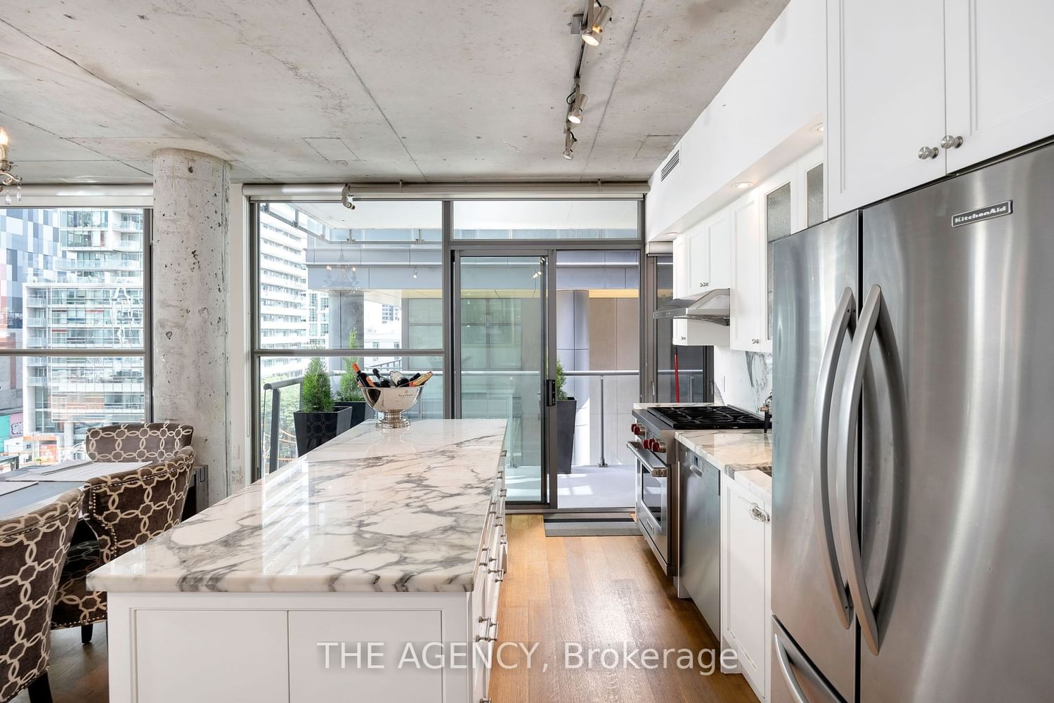 Listing Image 8