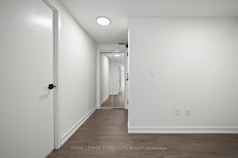 1303 - 2 Augusta Ave, Toronto, M5V 0T3 | Image 3