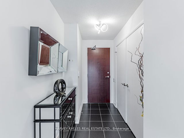 1805 - 2181 Yonge Street
