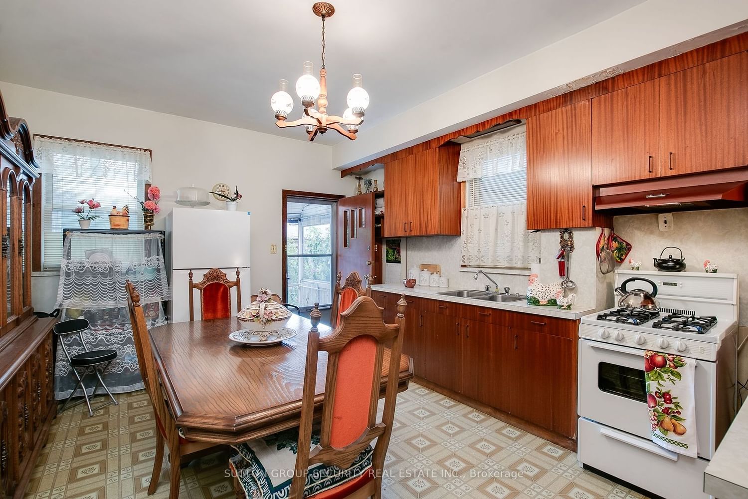Listing Image 7