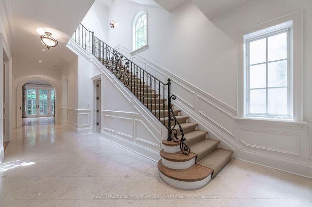 171 Roxborough Drive