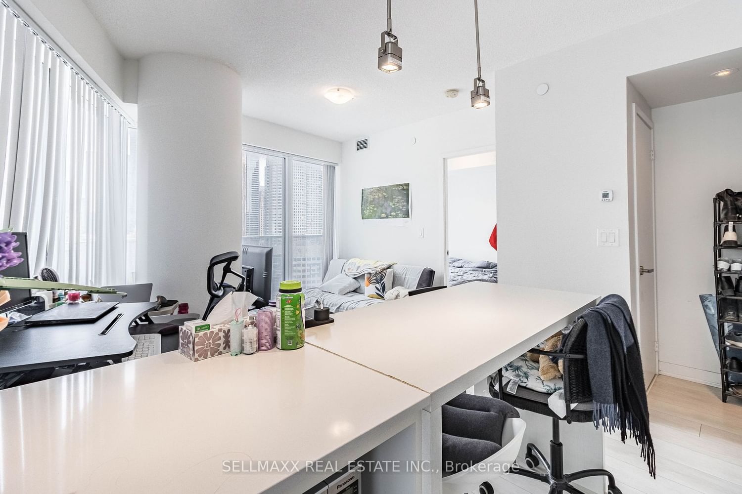 Listing Image 14