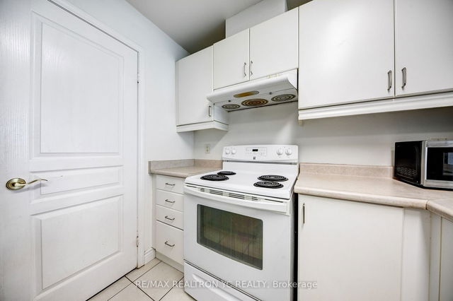1012 - 28 Byng Avenue