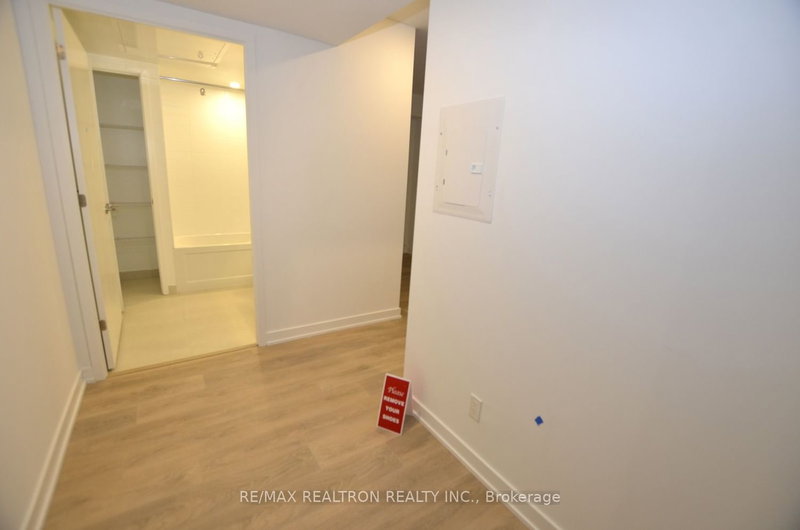 5201 - 501 Yonge St, Toronto, M4Y 0G8 | Image 2
