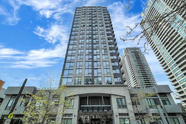 822 - 35 Hollywood Avenue