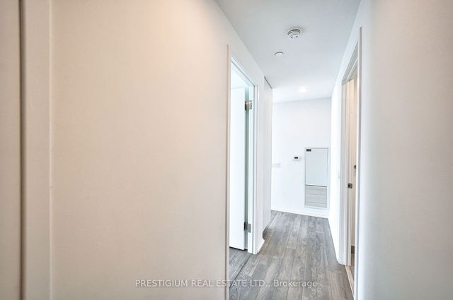 1402 - 197 Yonge Street