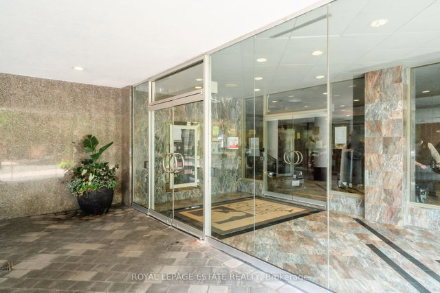 205 - 1055 Bay Street