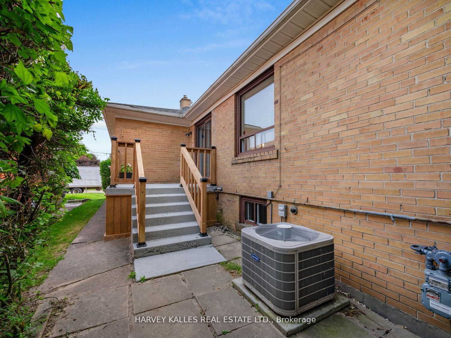 Listing Image 40