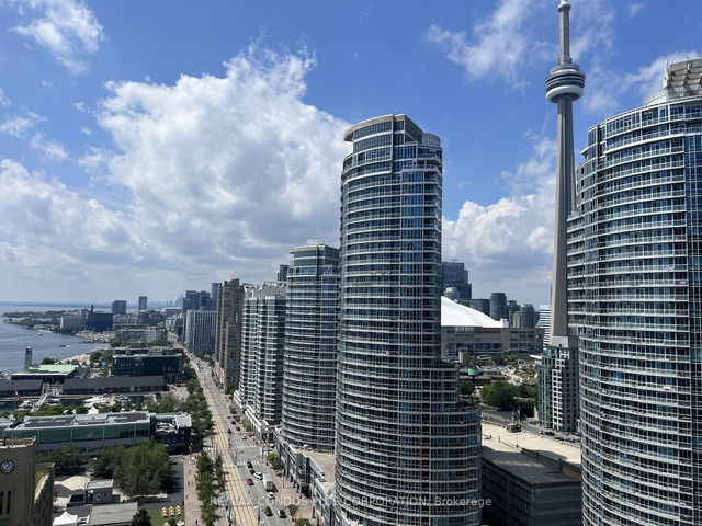 2611 - 77 HARBOUR Square