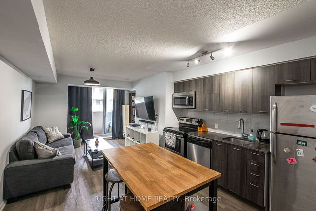 1110 - 20 Joe Shuster Way