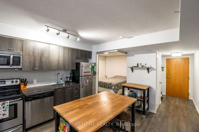 1110 - 20 Joe Shuster Way