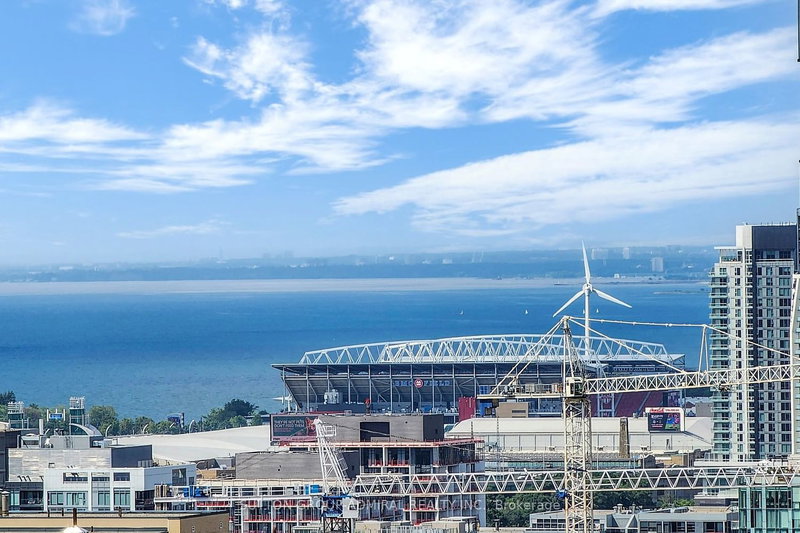 2703 - 290 Adelaide St W, Toronto, M5V 1P6 | Image 2