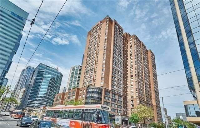 1016 - 633 Bay Street