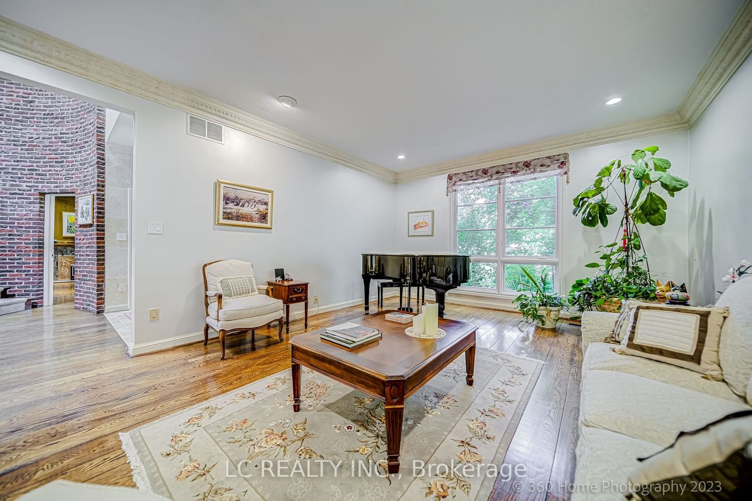 Listing Image 7