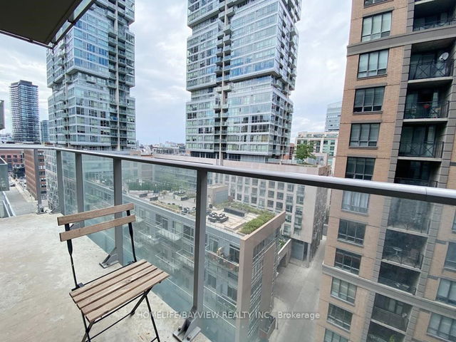 1104 - 126 Simcoe Street