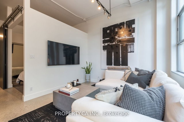 311 - 188 Eglinton Avenue E