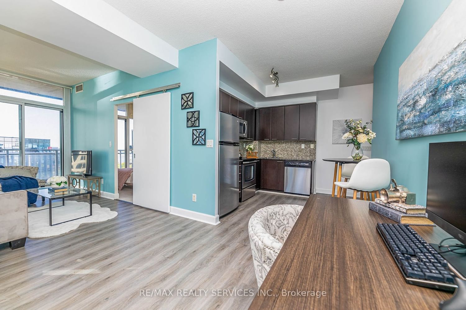Listing Image 12