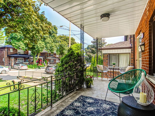 98 Roseneath Gardens