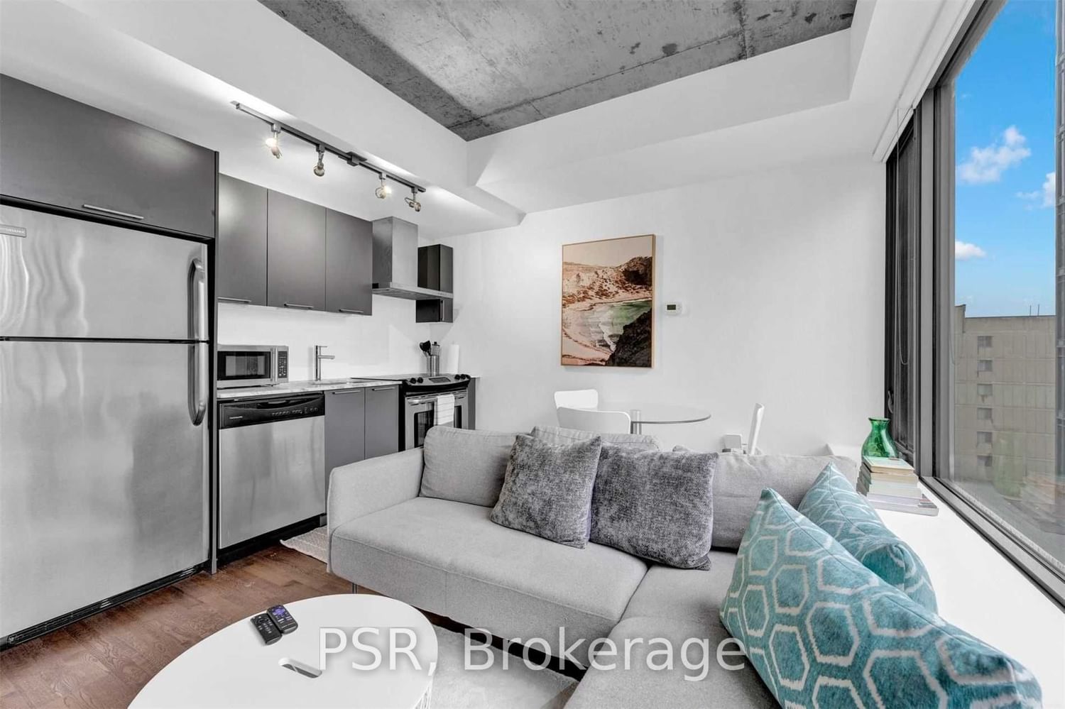 Listing Image 7
