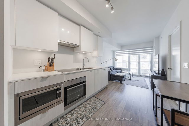 711 - 195 Redpath Avenue