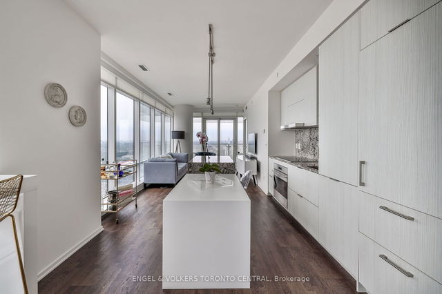 5909 - 1 Bloor Street