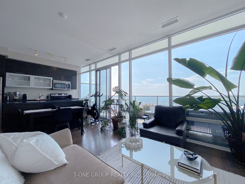 825 - 90 Stadium Rd, Toronto, M5V 3W5 | Image 2