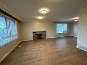 579 Sheppard Avenue